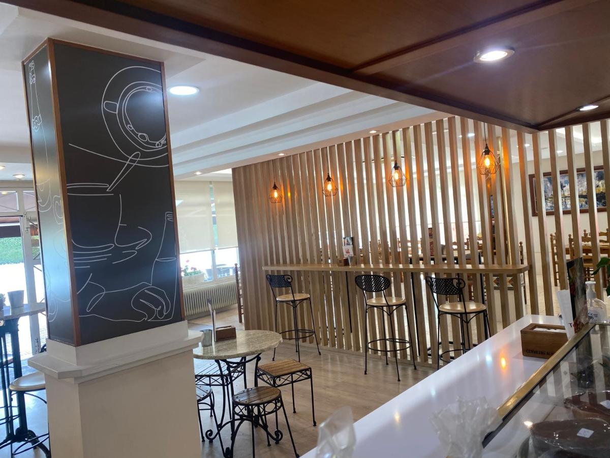 Hostal Restaurante Río Ubierna Quintanilla-Vivar Exterior foto
